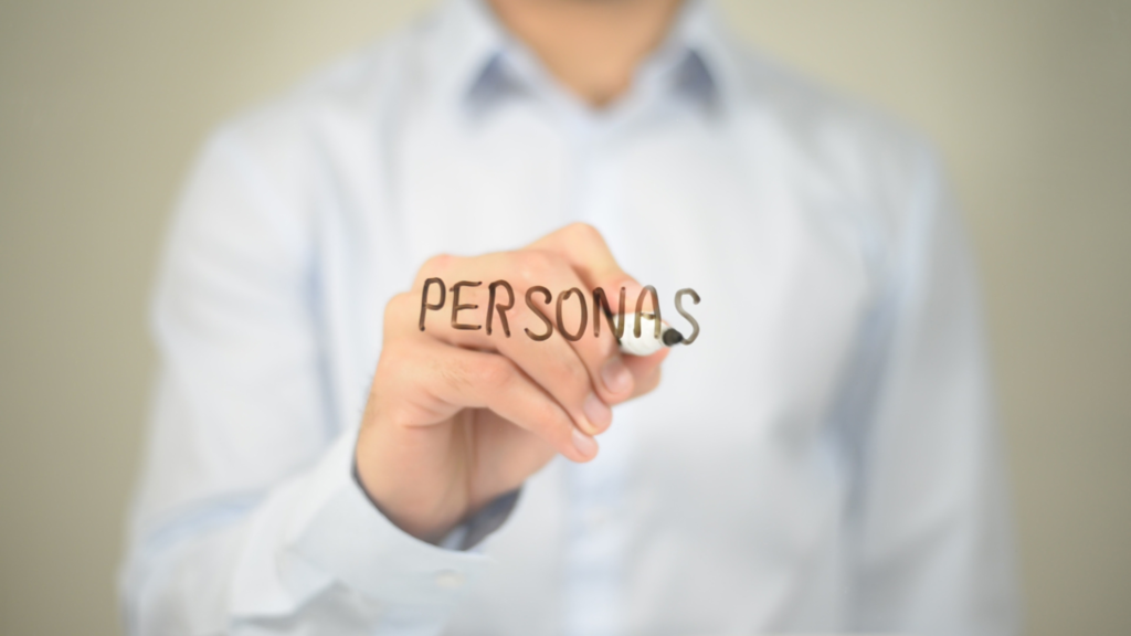 PERSONASの文字を書く手