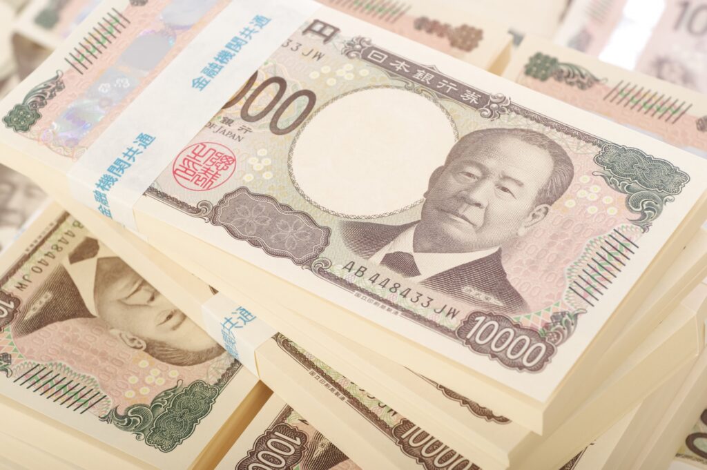 大量の一万円札