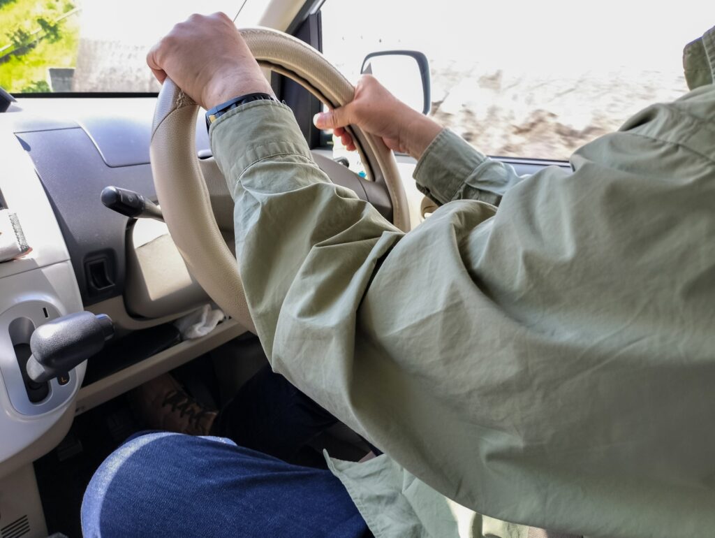 運転する人