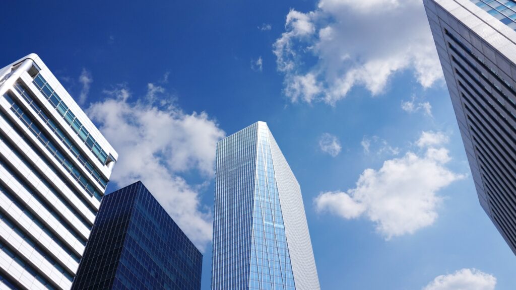 ビルと空