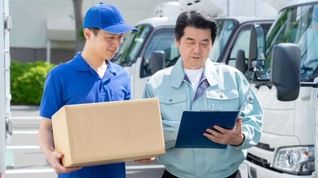 流通業の60代男性と若手