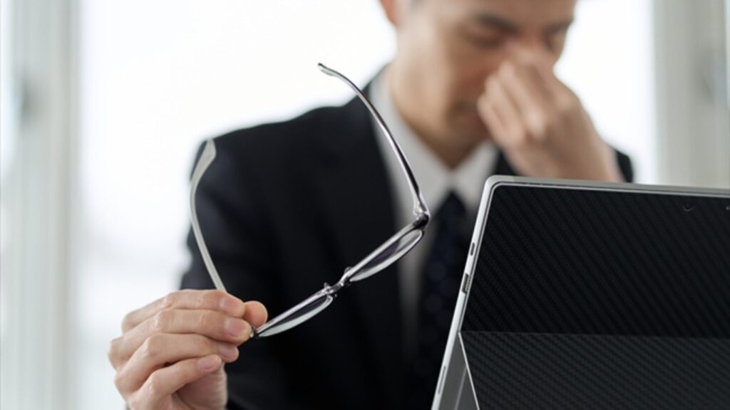 疲弊するビジネスマン