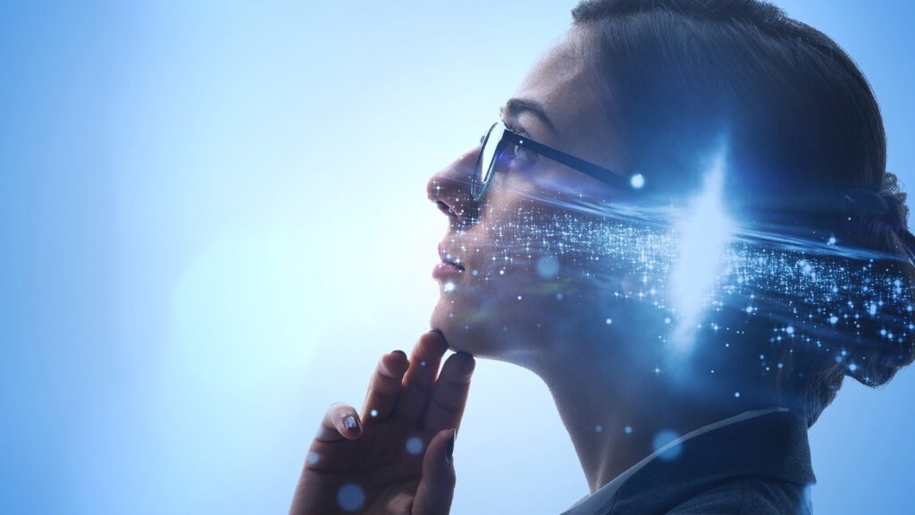 眼鏡をかけた女性のプロフィール